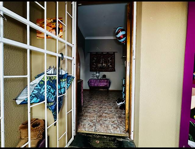 3 BEDROOM HOUSE FOR SALE IN LANGENHOVENPARK